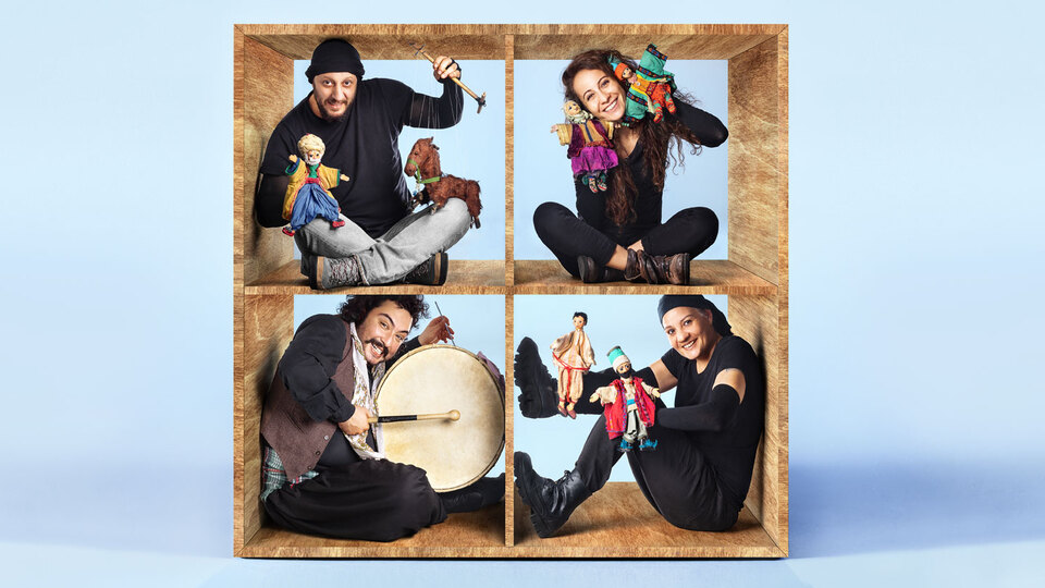 Kuklalar sahneye iniyor