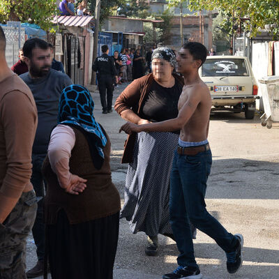 Conolar birbirine girdi! Çok sayıda yaralı ve gözaltı var