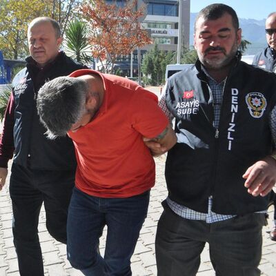 Hesabı öderken cebinden çıkanları görünce...