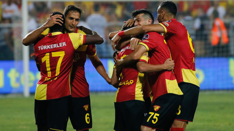 Göz Göz çıkış peşinde