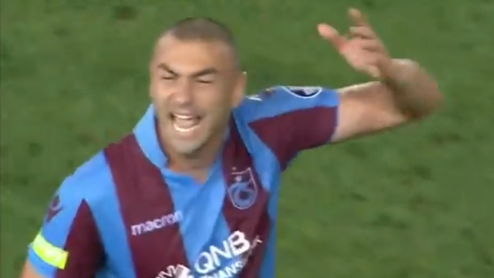 Burak Yılmaz ve taraftarlar arasında gerginlik