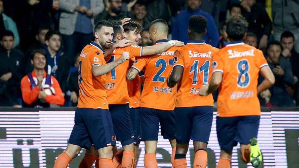 Başakşehir emin adımlarla ilerliyor