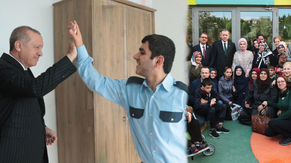 Cumhurbaşkanı Erdoğan engelli çocuklarla şarkı söyledi!