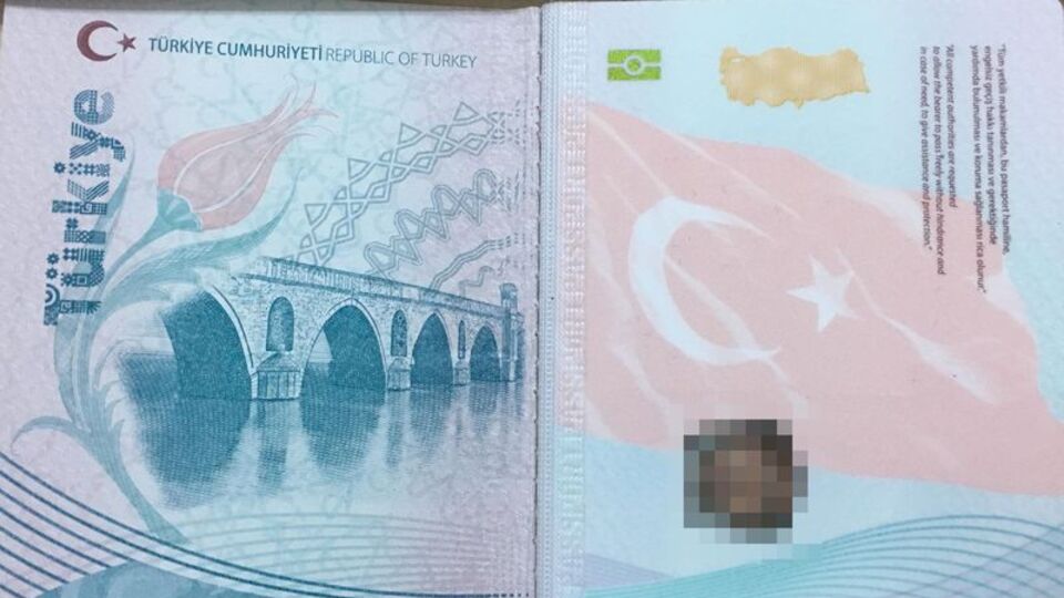 Yeni pasaportlarla ilgili tartışma yaratacak iddia!