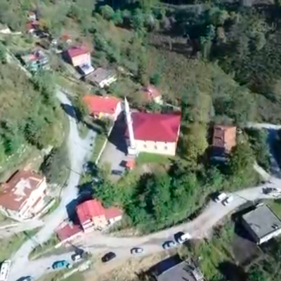 Bir mahalle kayıyor!