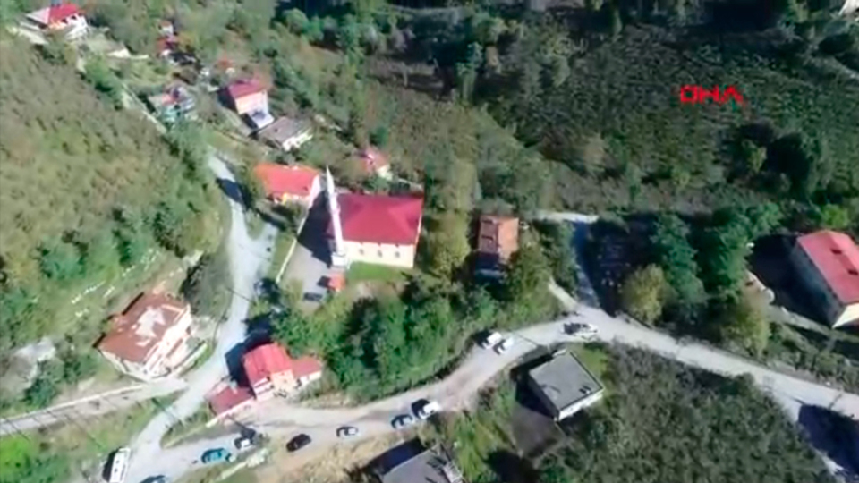 Bir mahalle kayıyor!