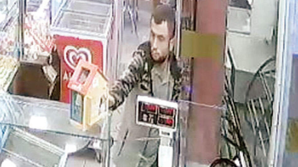 Lösemili çocukların kumbarasını çaldı!