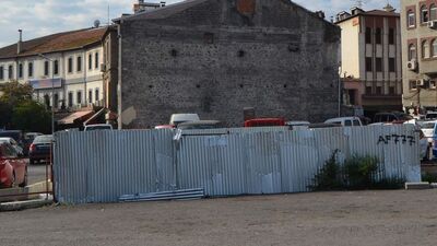 Bin 500 yıllık köprünün kaderi merak konusu