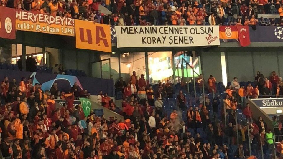 Galatasaray taraftarı Koray Şener'i unutmadı