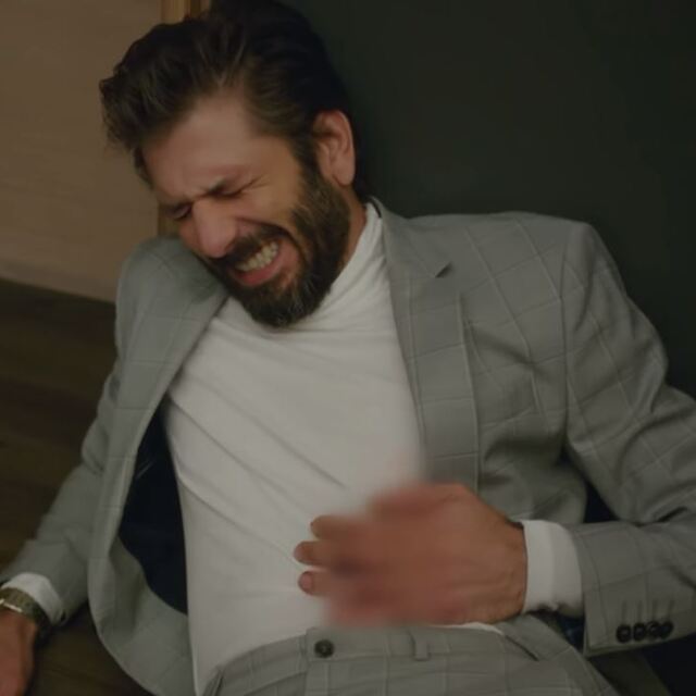 Mehmet, Emre'yi bıçakladı!