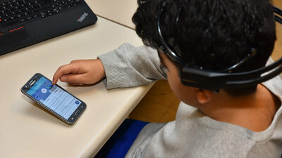 Disleksik çocukların eğitimini destekleyen mobil uygulama