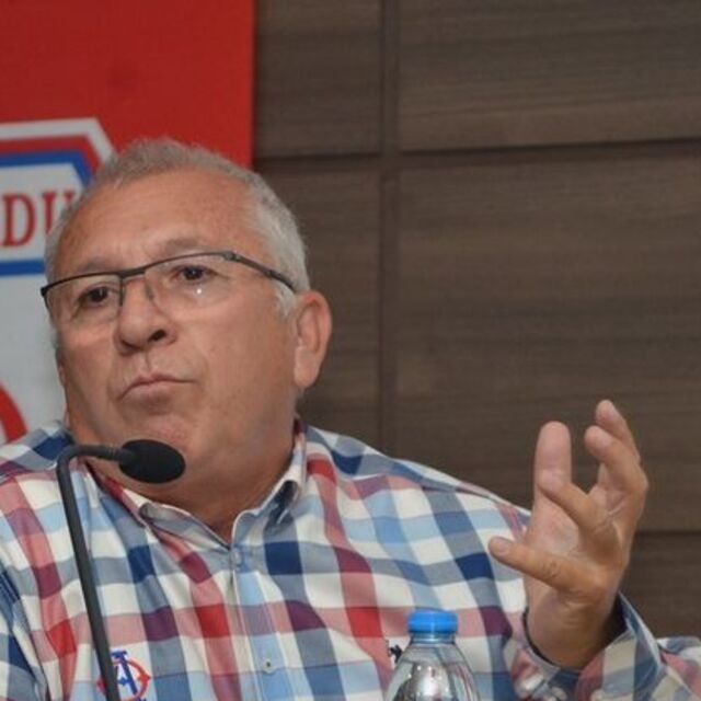 Sigara öfkesi! Kapıyı gösterdi