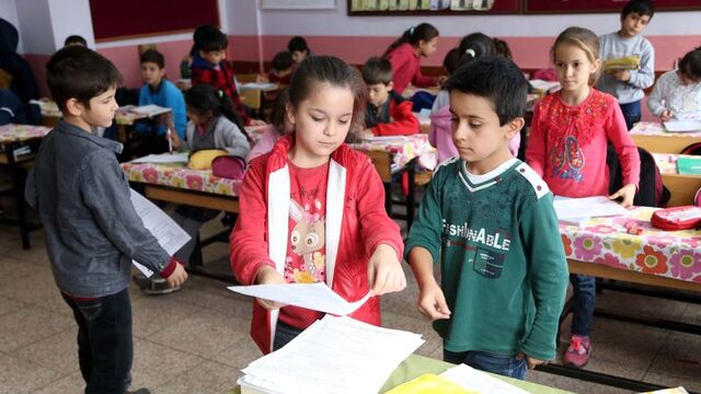 Öğretmen olmadan sınav oluyorlar! Helal olsun size çocuklar!