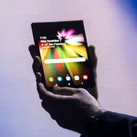 Samsung’un katlanabilir telefonu göründü