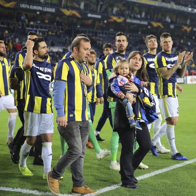 Fenerbahçeli futbolcular Koray Şener'i unutmadı