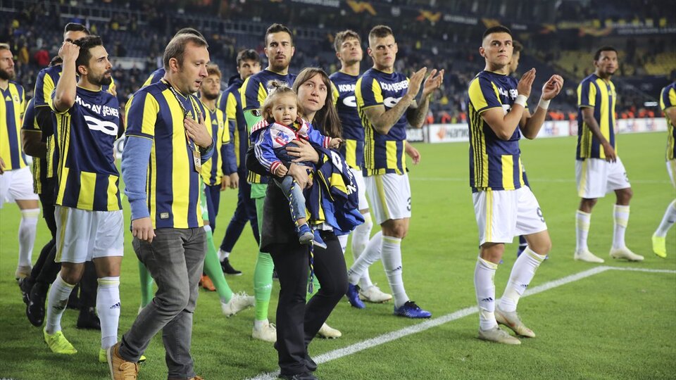 Fenerbahçeli futbolcular Koray Şener'i unutmadı