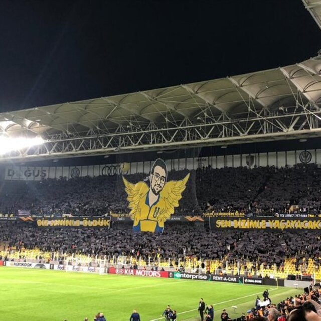 Fenerbahçe'den Koray Şener koreografisi