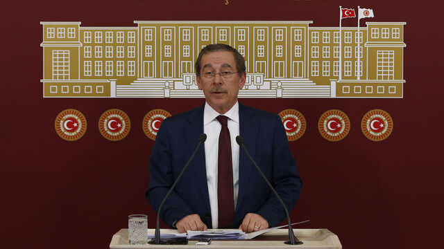 CHP'li Şener'den Türkçe ezan açıklaması