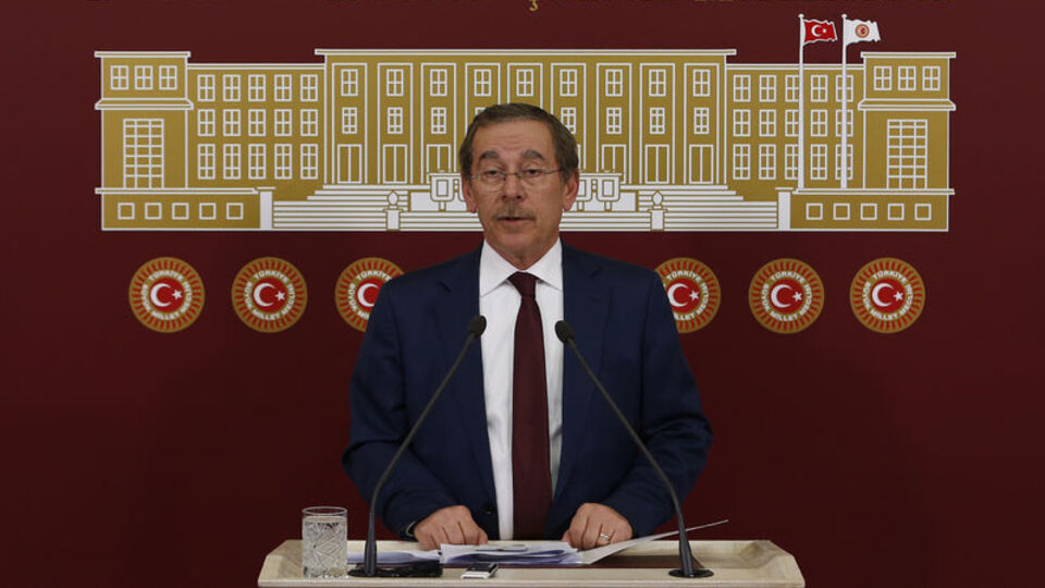CHP'li Şener'den Türkçe ezan açıklaması