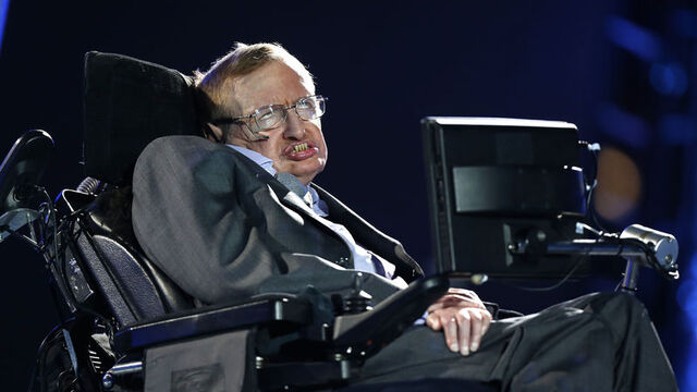 Stephen Hawking'in kişisel eşyaları 1,8 milyon sterline satıldı