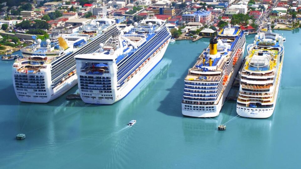 Global'dan Karayipler'de iki anlaşma