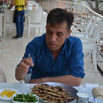 320 çöp şiş yedi, düğün masraflarını çıkardı!