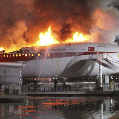 Alevlere teslim oldu!