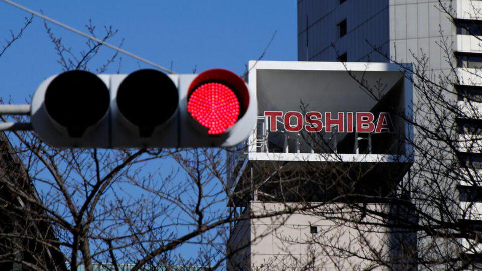 Japon devi 2 birimini satıp 7000 kişiyi çıkarıyor