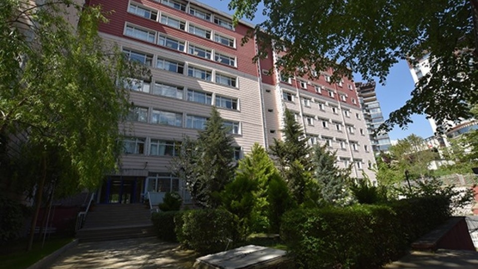 Ünlü yurt yıkılıyor!