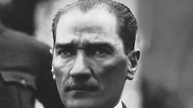 10 Kasım Atatürk'ü anma mesajları ve sözleri