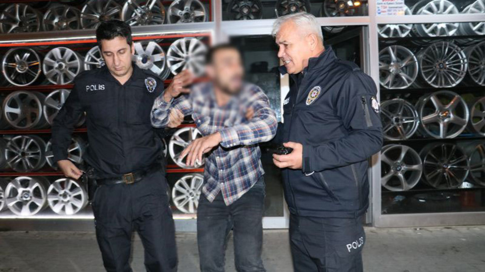 Suçüstü yakalanan hırsızdan ilginç savunma