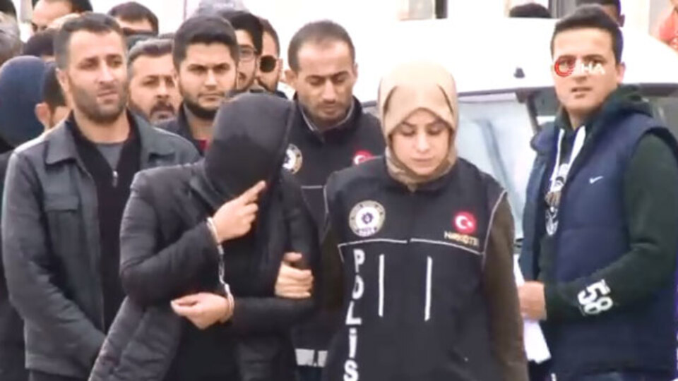 Biri ağladı, diğeri aşk mesajı yolladı!