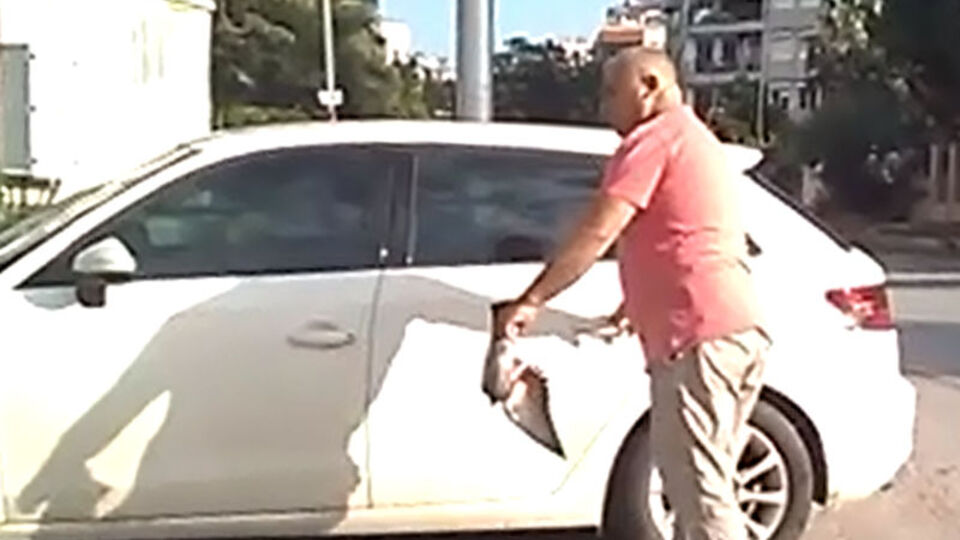 Çocukların oyun oynadığı parkta dehşete düşüren olay!