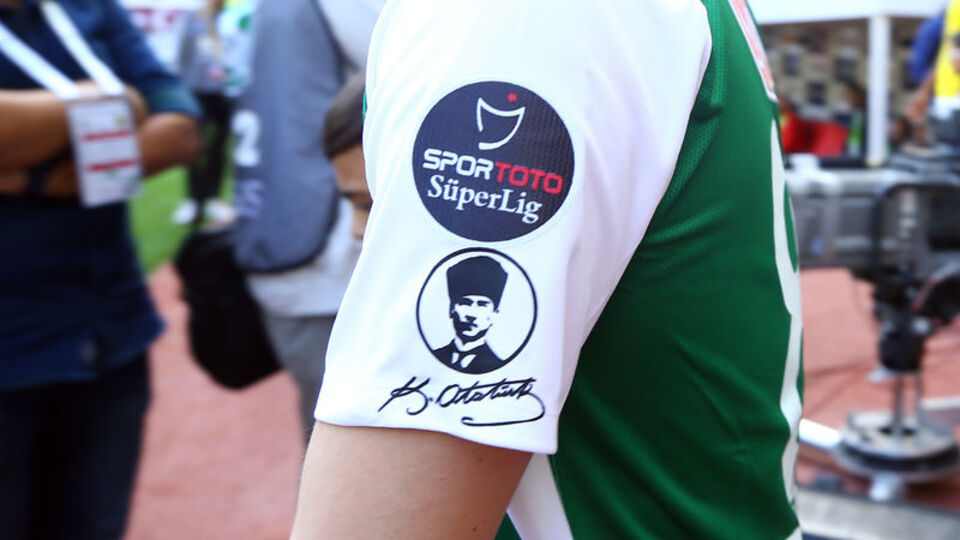 Konyaspor-Ankaragücü maçına Atatürk imzası