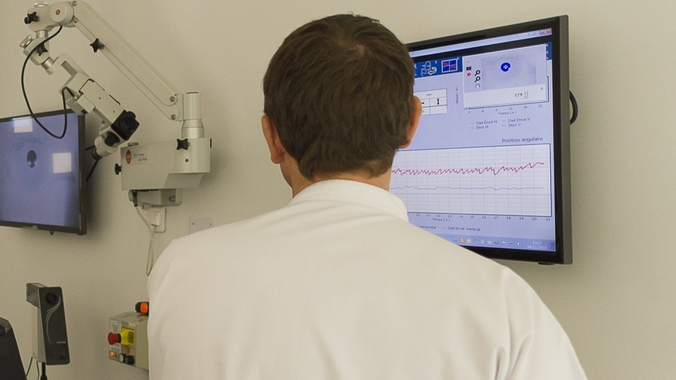 FETÖ'nün mor beyin tuzağı kurbanı doktorlar göreve iade oldu