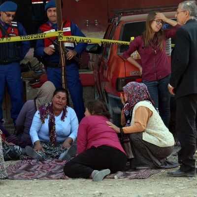 2 yaşındaki oğlunun yanında öldürüldü