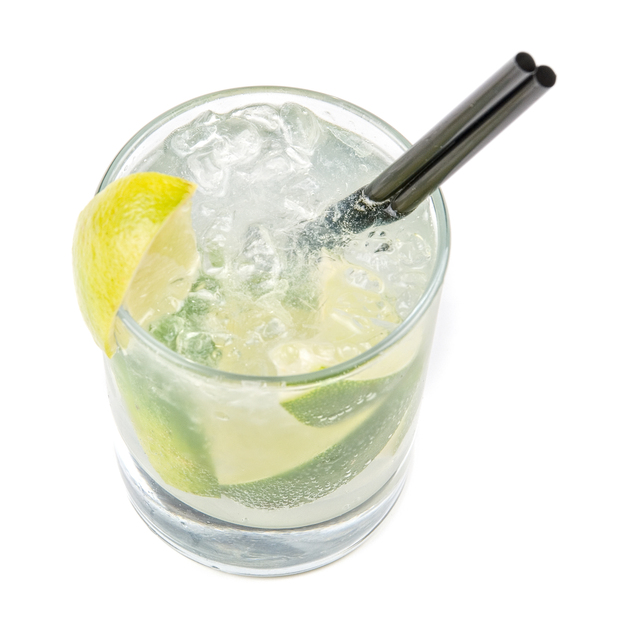 Her gün 1 bardak limonlu su ve 13 faydası!