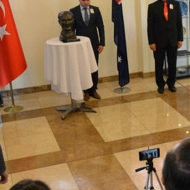 Avustralyalı Türkler Atatürk'ü andı