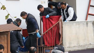 Boşanma cinneti! Çocuklarının gözü önünde öldürdü!