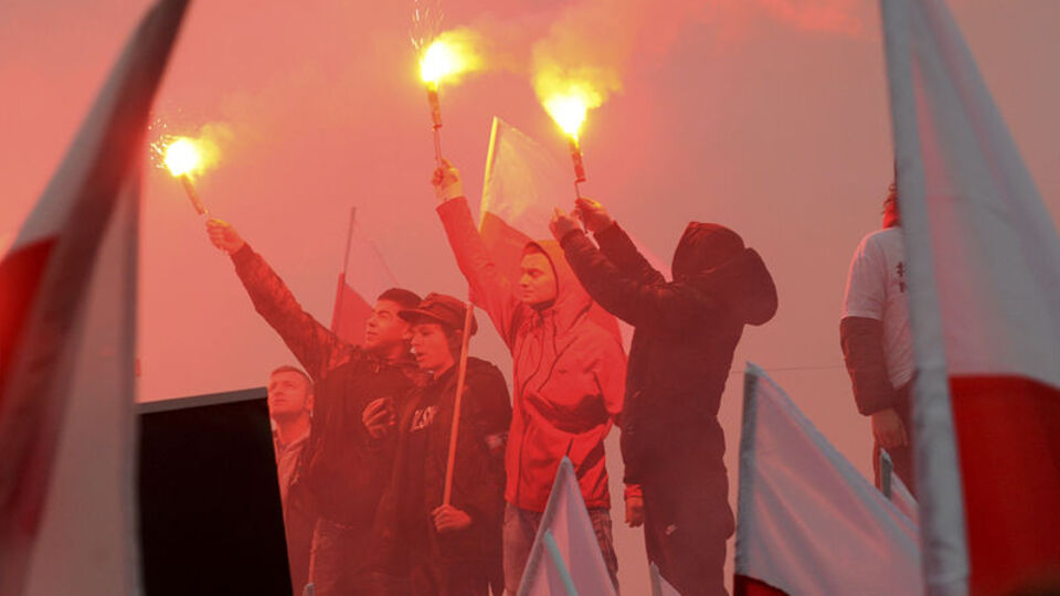 200 bin kişi katıldı! Neonaziler gölge düşürdü!