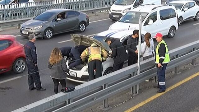 Ağır akan E-5 trafiğinde başına gelen akılalmaz!