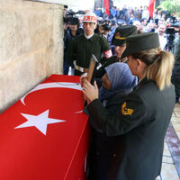 Şemdinli şehitlerini uğurluyoruz... "Ne olur rüyama gir..."