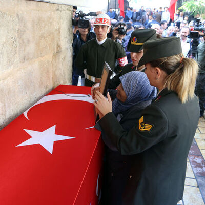 Şemdinli şehitlerini uğurluyoruz... "Ne olur rüyama gir..."