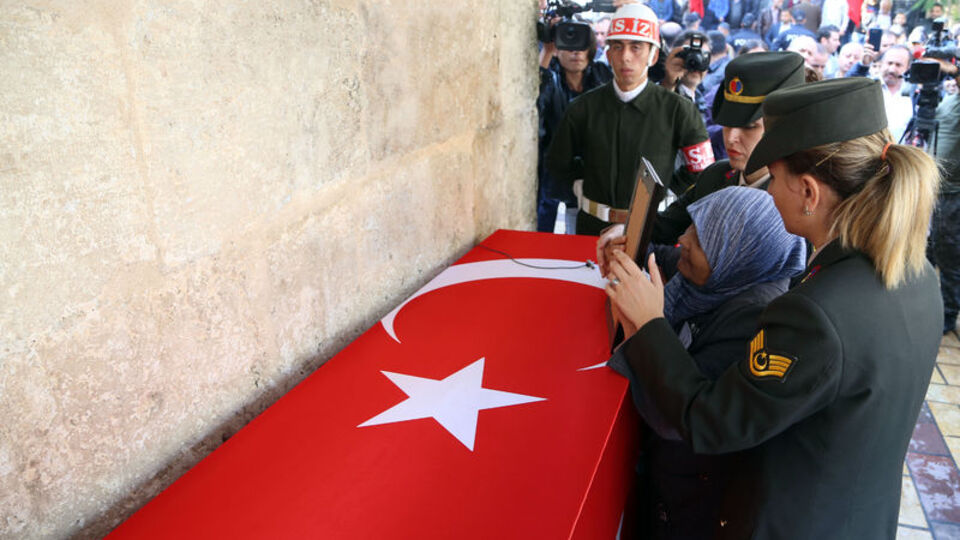 Şemdinli şehitlerini uğurluyoruz... "Ne olur rüyama gir..."