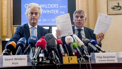 İslam karşıtı bakana casusluk suçlaması!