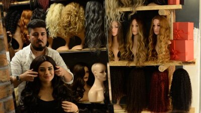 Kanser hastası kadınlara peruk hediye ettiler