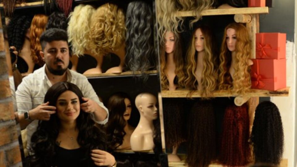 Kanser hastası kadınlara peruk hediye ettiler