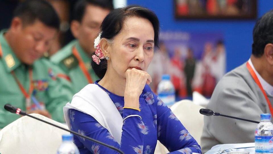 Myanmar liderine şok! "Zulme kayıtsız kaldın" diyerek...