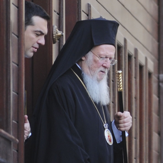 Komşuda 'laiklik' tartışması! Bartholomeos tepkili!