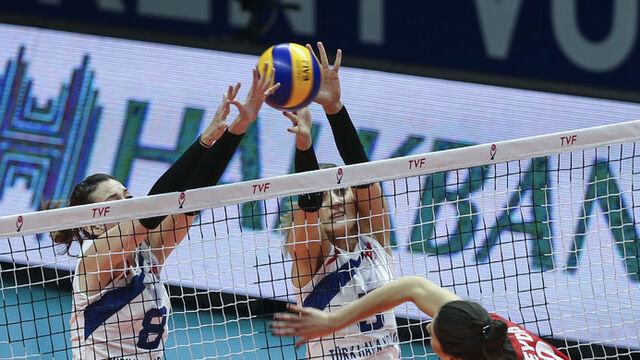 Halkbank, Çanakkale'ye 3-0 yenildi